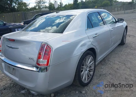 2011 Chrysler 300C z USA, uszkodzony, nr VIN 2C3CA6CT4BH613731